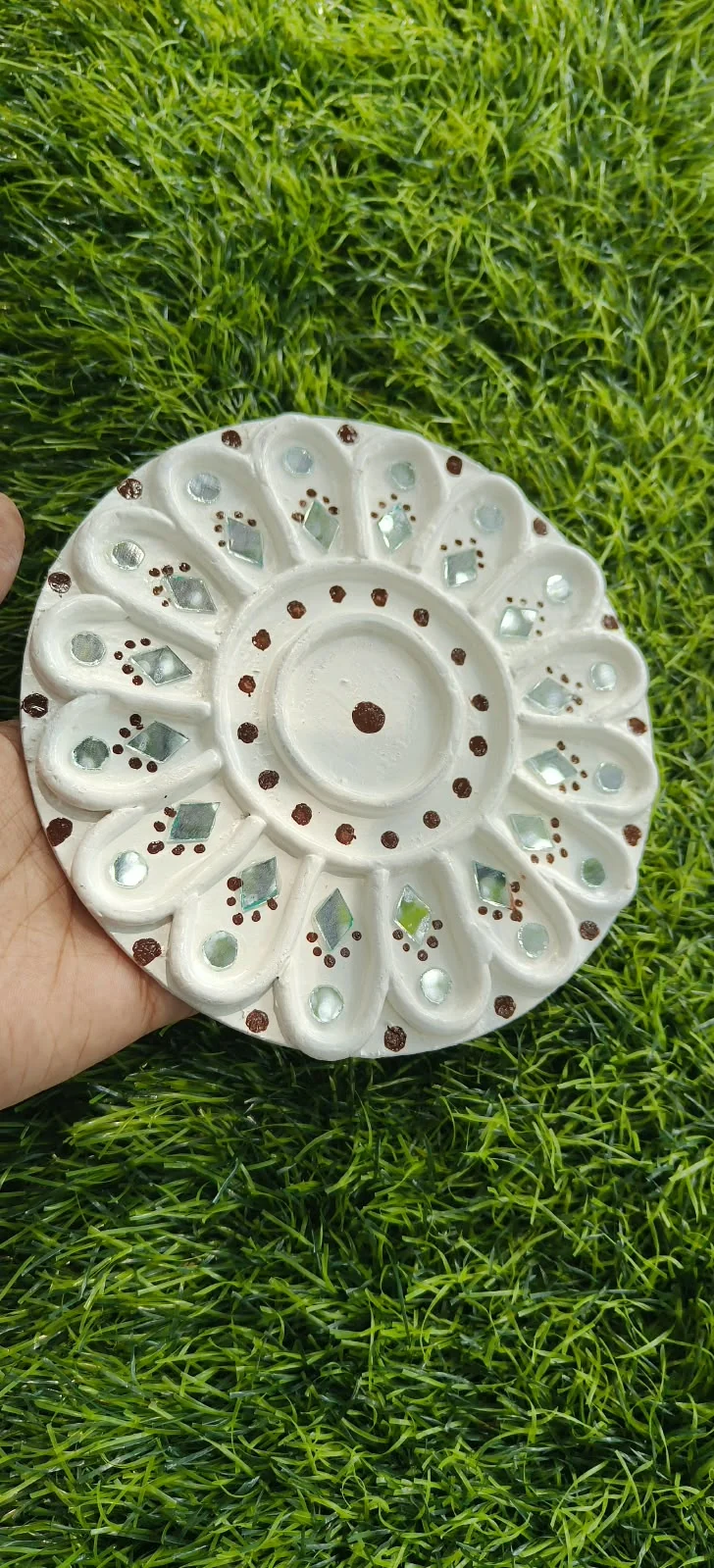 Handmade circular Lippan art, white floral design